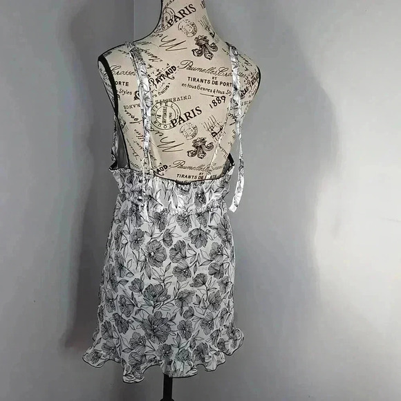 SASSY, sexy underwire nightiy.  Size L, no panties. - Picture 3 of 3